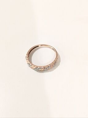 10K Rose Gold Diamond Twist Ring with Certificate | Size 6
